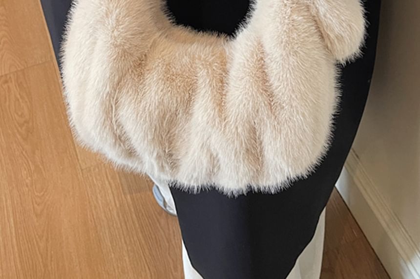 Plain Fluffy Shoulder Bag