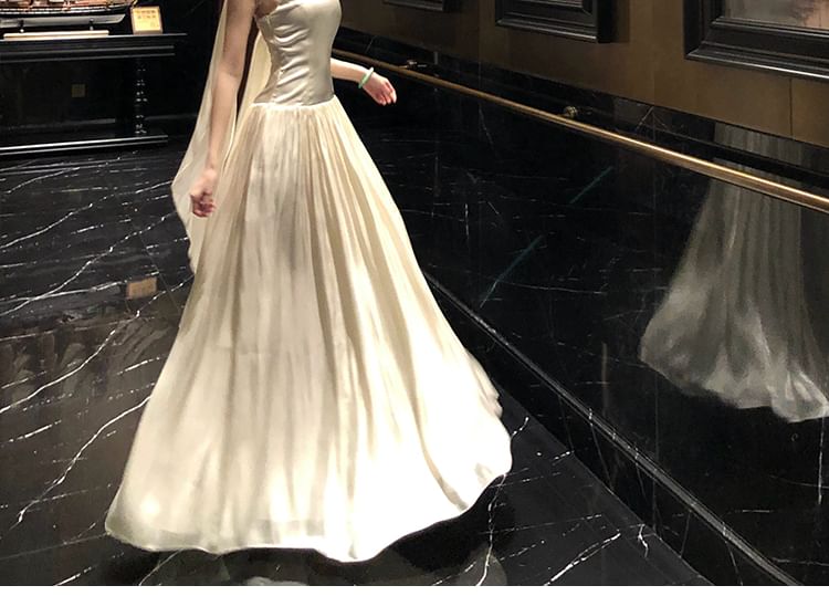 Gown Neck Evening Open Plain Halter A-Line Back