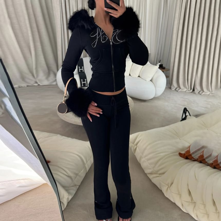 Long Sleeve Lettering Rhinestone Furry-Trim Zip-Up Jacket / Low Waist Sweatpants