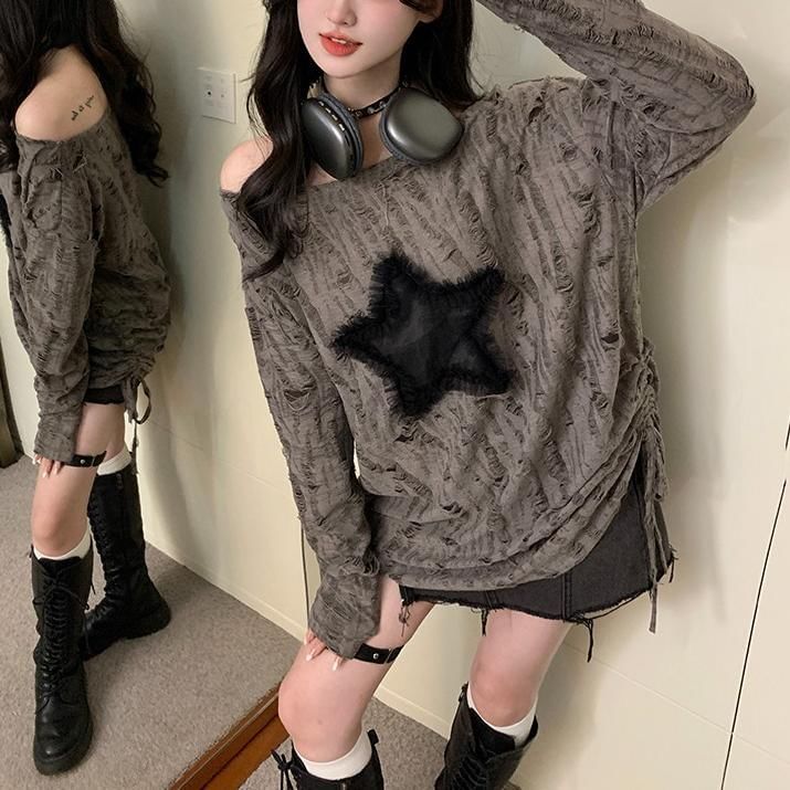 Star Patch Distressed Oversized Crewneck Extended Sleeve Sweatshirt