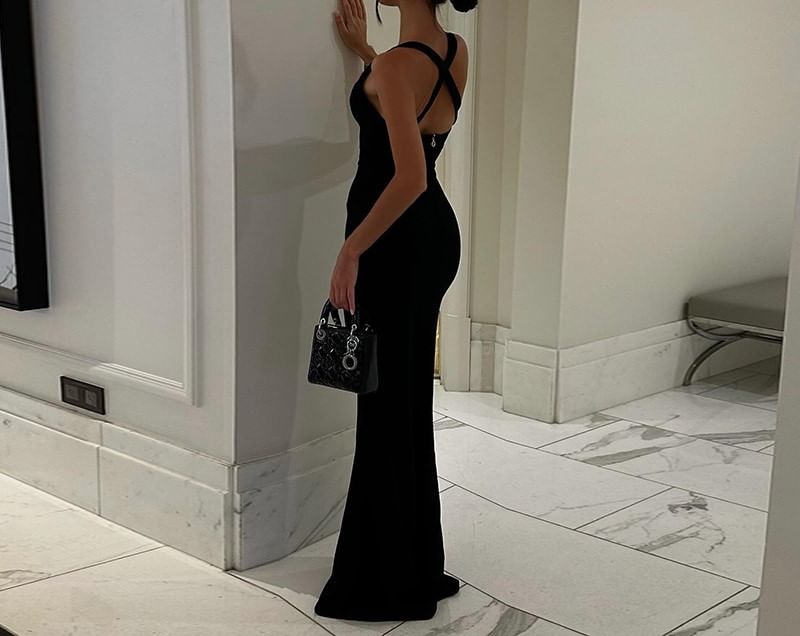 Halter Neck Plain Cutout Mermaid Evening Gown
