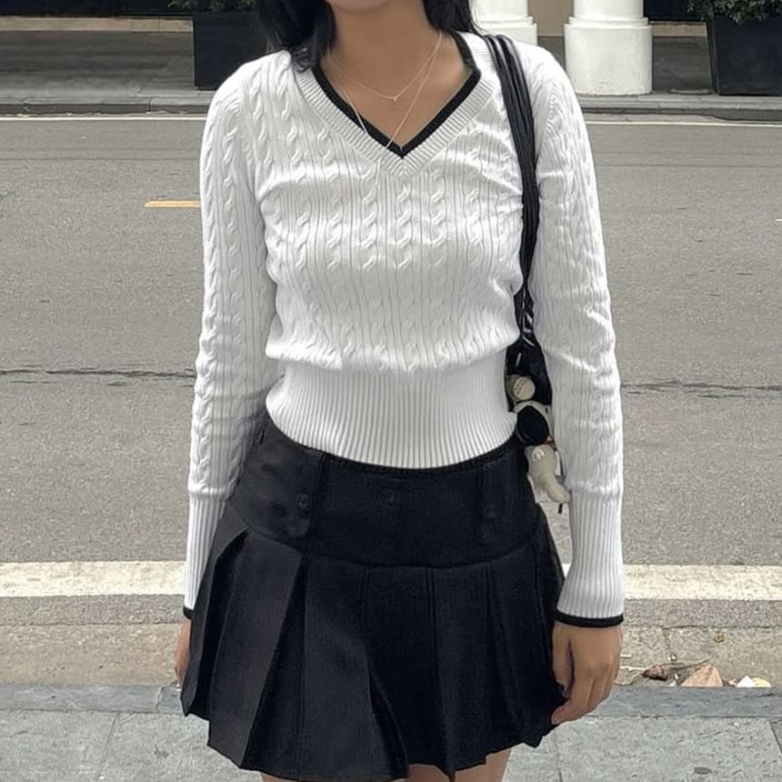 Cable Knit V Neck Long Sleeve Slim Sweater