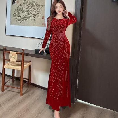Long Sleeve Round Neck Rhinestone Patterned Velvet Trumpet Evening Dress