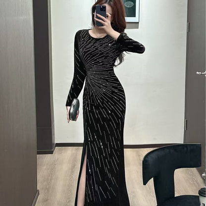 Long Sleeve Round Neck Rhinestone Patterned Velvet Trumpet Evening Dress