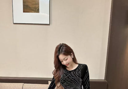 Long Sleeve Round Neck Rhinestone Patterned Velvet Trumpet Evening Dress