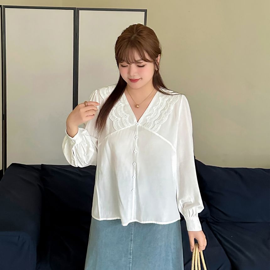 Plus Size Puff-Sleeve V-Neck Lace Trim Blouse