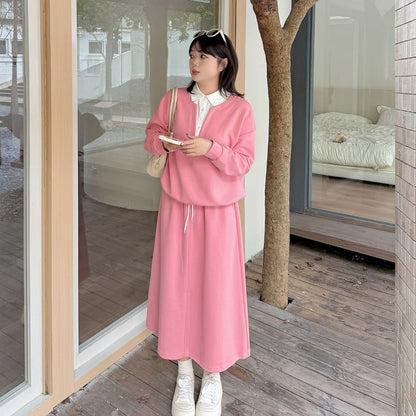 Plus Size Set: Mock Two-Piece Long-Sleeve Two-Tone Collared Sweatshirt + High Waist Midi A-Line Skirt
