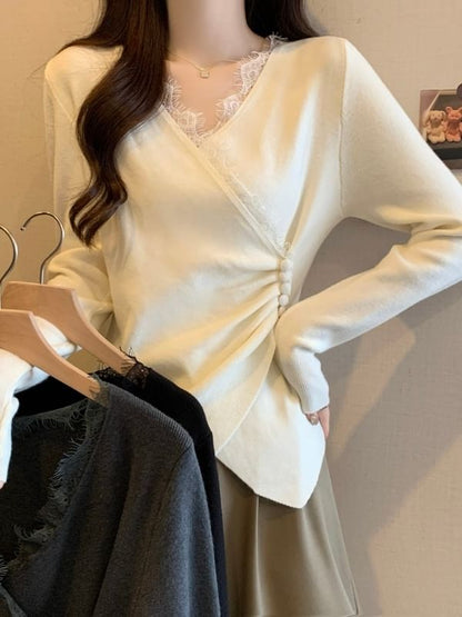 Lace-Trimmed Knit Top with V-Neck and Long Sleeves