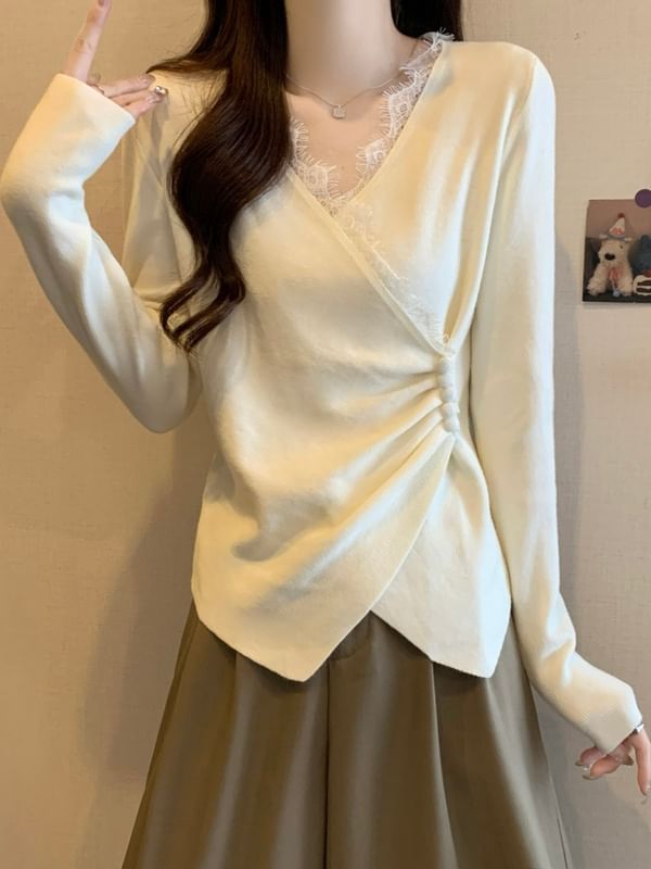Lace-Trimmed Knit Top with V-Neck and Long Sleeves