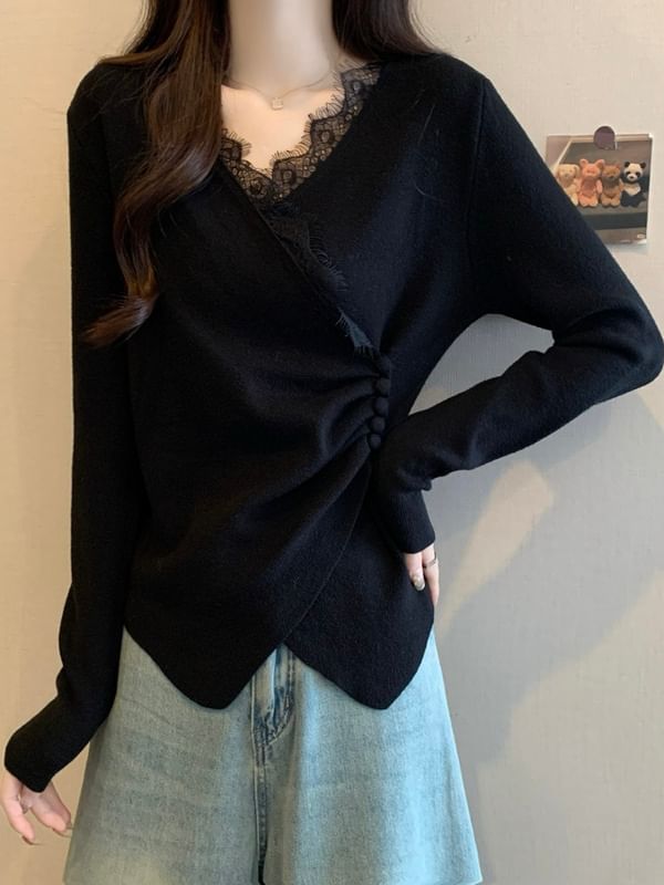Lace-Trimmed Knit Top with V-Neck and Long Sleeves