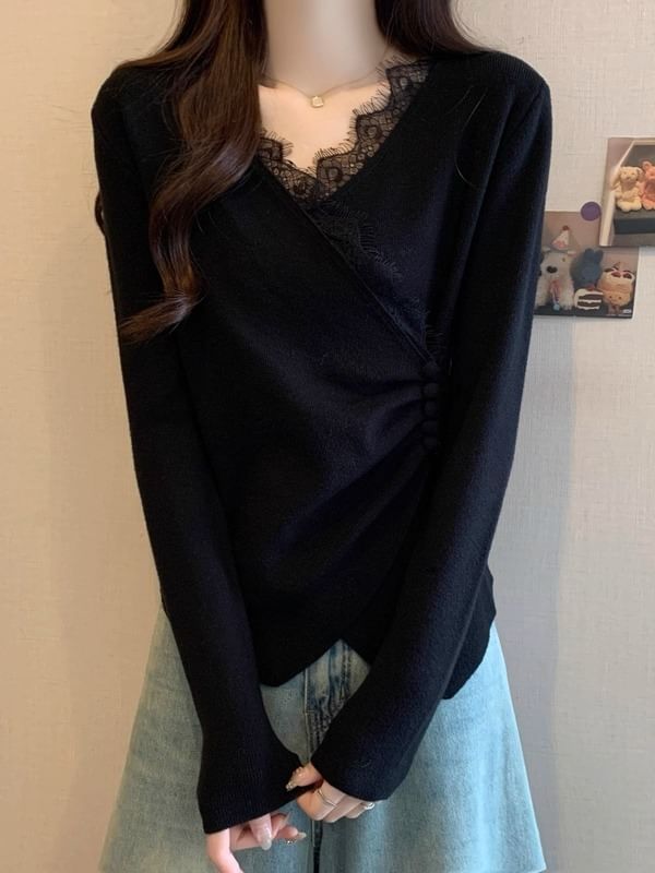 Lace-Trimmed Knit Top with V-Neck and Long Sleeves