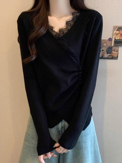 Lace-Trimmed Knit Top with V-Neck and Long Sleeves