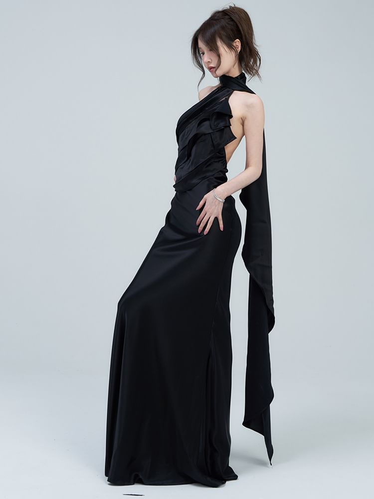 Plain Open Sheath Evening Gown Halter Back