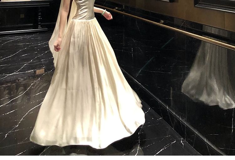 Evening Gown Neck Back A-Line Open Halter Plain