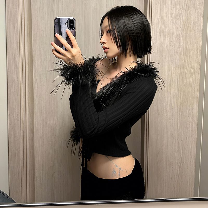 Long Sleeve V-Neck Faux Fur Trim Slim-Fit Crop Cardigan