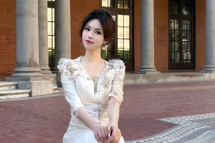 3/4-Sleeve V-Neck Floral Bead A-Line Wedding Gown