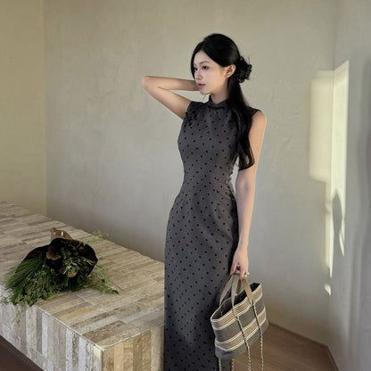 Sleeveless Dotted Maxi Qipao