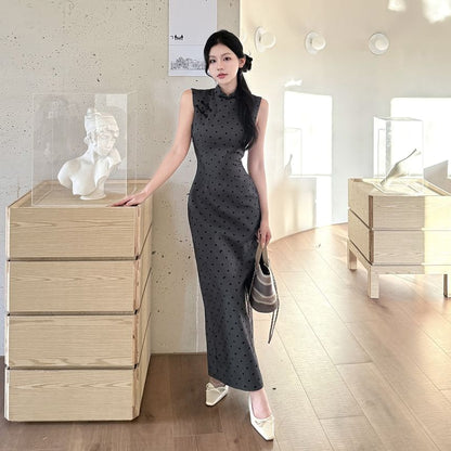 Sleeveless Dotted Maxi Qipao