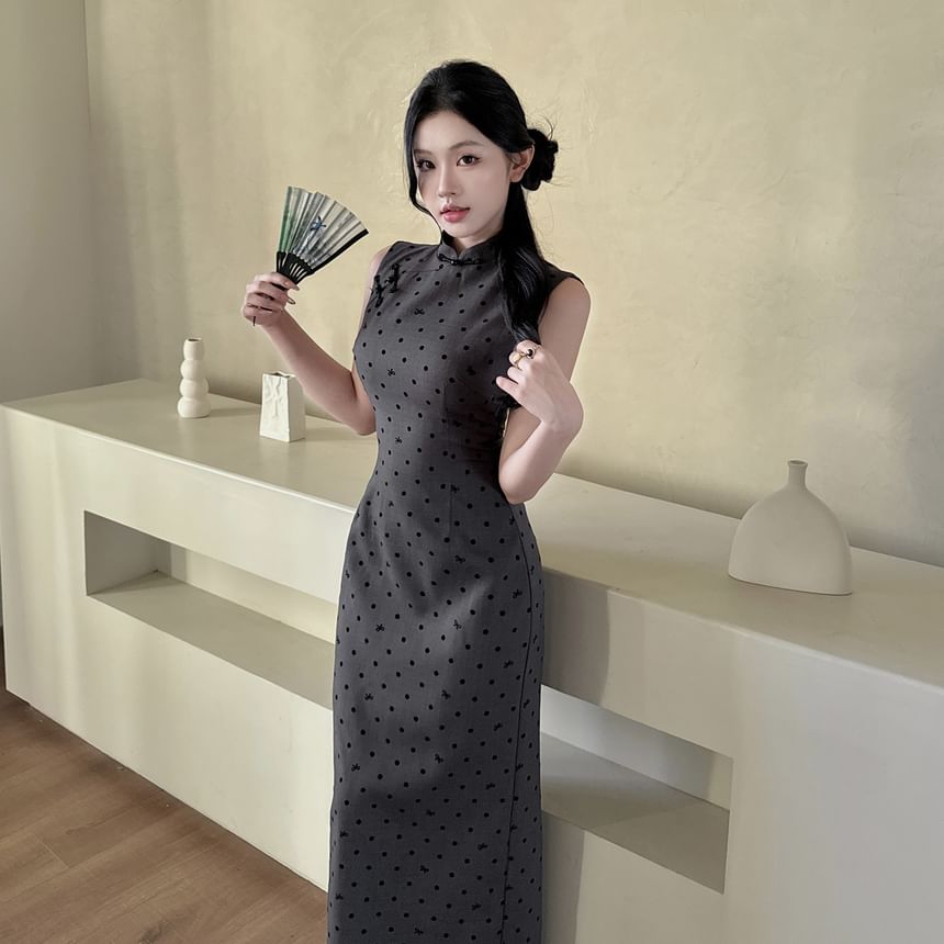 Sleeveless Dotted Maxi Qipao