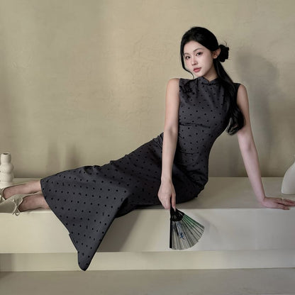 Sleeveless Dotted Maxi Qipao