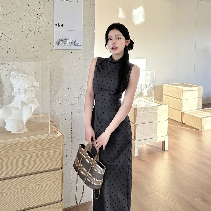 Sleeveless Dotted Maxi Qipao