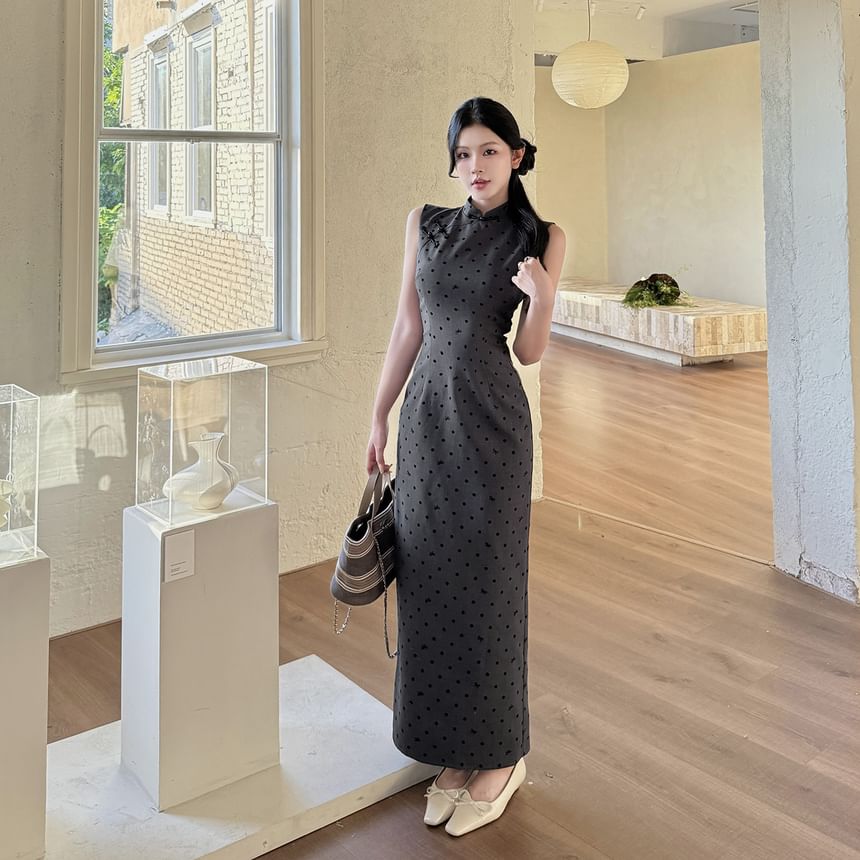 Sleeveless Dotted Maxi Qipao