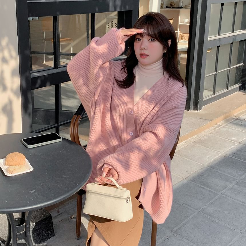 Plus Size V-Neck Ribbed Cardigan