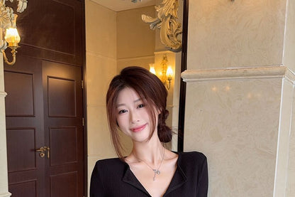 Plain Ribbed V-Neck Extended Sleeve Knit Tee