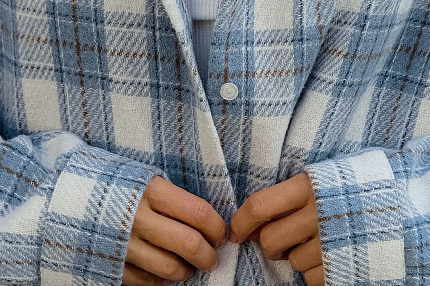 Loose-Fit Plaid Shirt with Long Sleeves