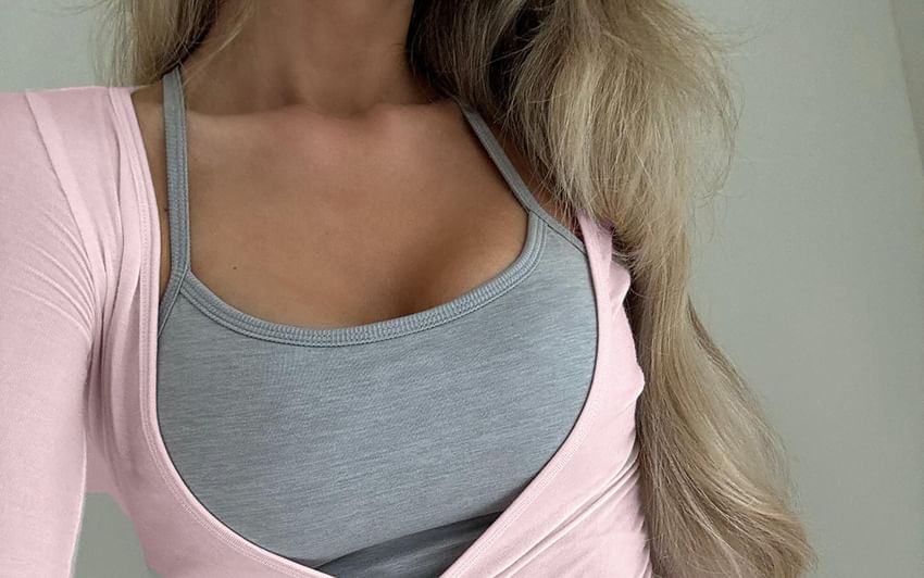 Tie-Waist Plain V-Neck Slim Extended Sleeve T-Shirt