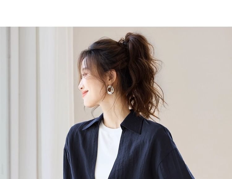 Overhead Shirt with V-Cut Neckline and Three-Quarter Sleeves