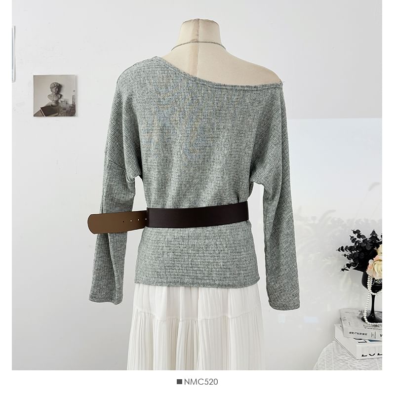 Boat-Neck Loose-Fit Knit Top with Long Sleeves
