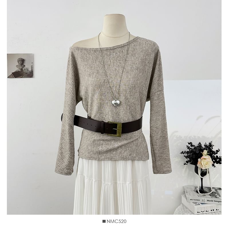 Boat-Neck Loose-Fit Knit Top with Long Sleeves