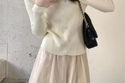 Lace-Trimmed V-Neck Knit Pullover with Long Sleeves