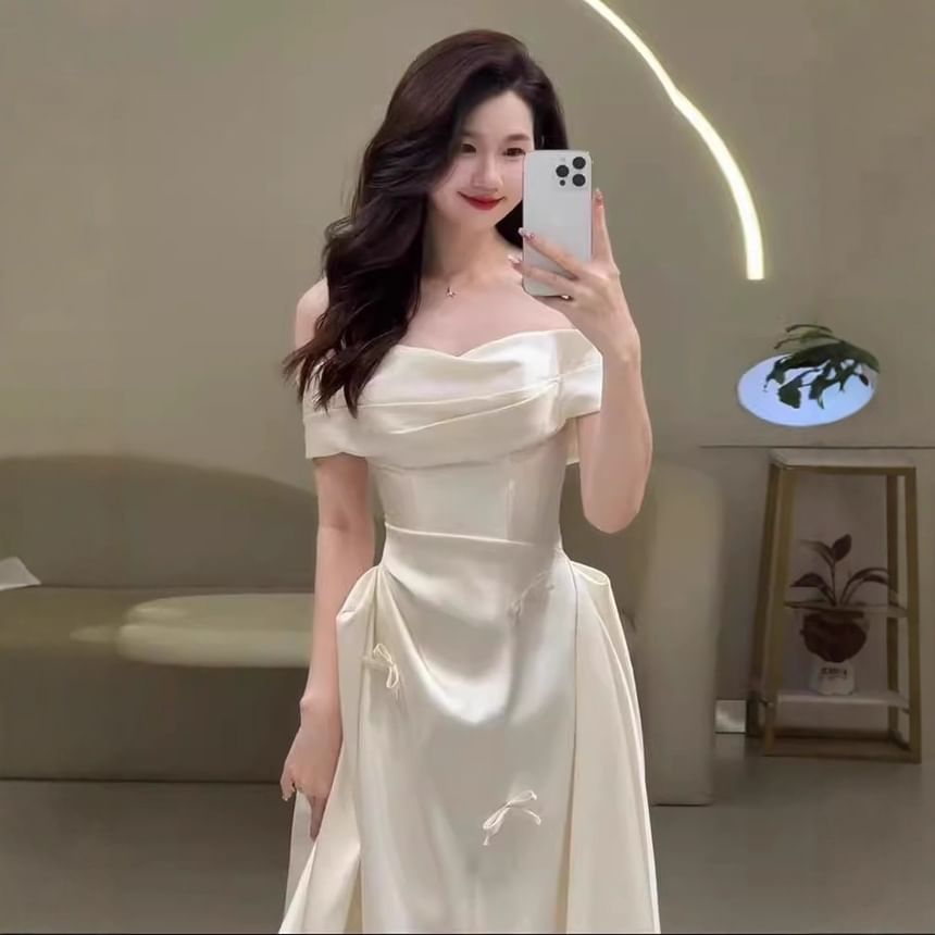 Off-Shoulder Plain Bow Accent Ruched Satin A-Line Wedding Gown