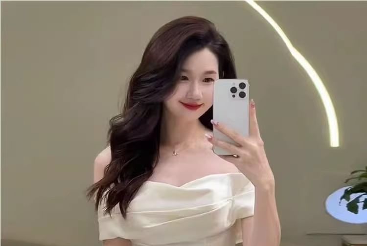 Ruched Accent Satin Plain Off-Shoulder Wedding Bow Gown A-Line