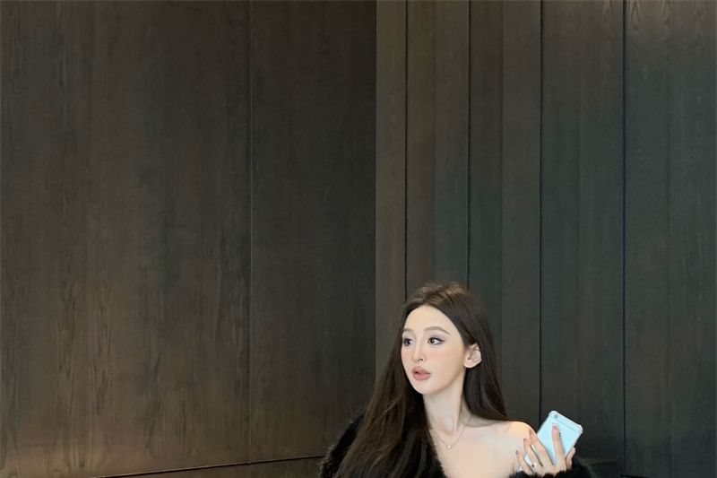 Plain Crop Tube Top / High Waist Mini A-Line Skort / Fluffy Open Front Jacket