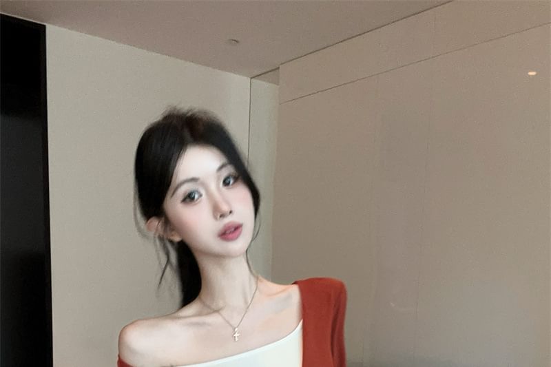 Two-Tone Layered V-Neck Long Sleeve Tee