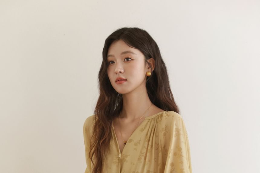 Cropped Flowy V-Neck Top with Long Sleeves