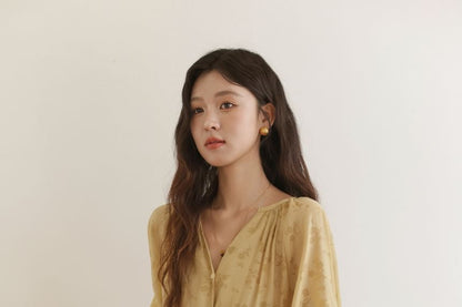 Cropped Flowy V-Neck Top with Long Sleeves