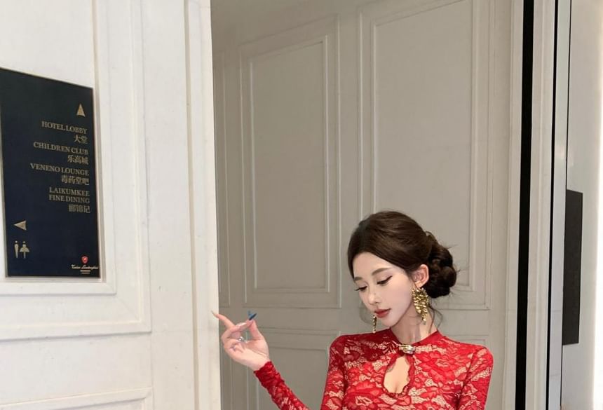 Long-Sleeve Floral Lace Midi Qipao