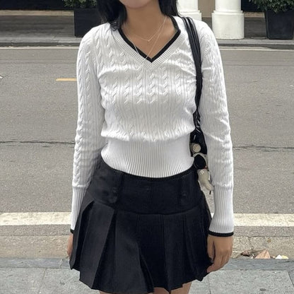 Cropped V-Neck Sweater with Contrasting Trim