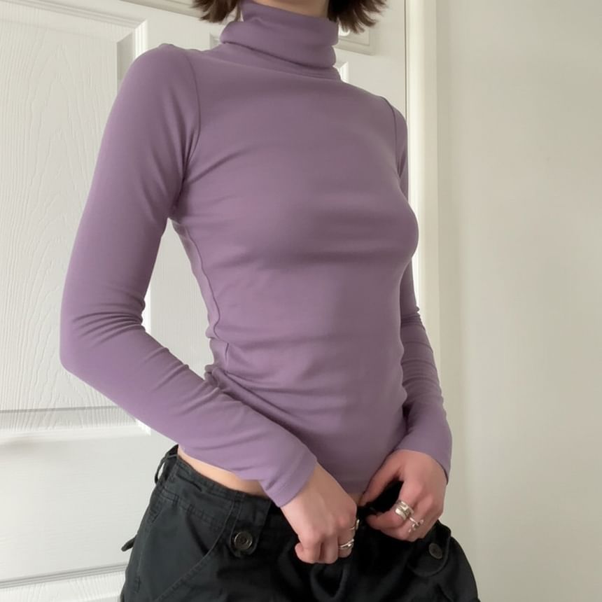 Turtleneck Cropped Knit Pullover with Long Sleeves