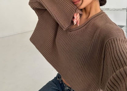 Cropped V-Neck Pullover Sweater in Solid Color