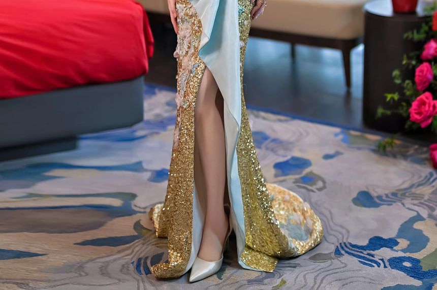Strapless Floral Jacquard Sequined Bow Mermaid Evening Gown