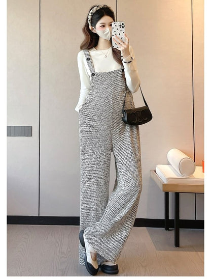Maternity Set: Solid Crew-Neck Tee with Striped Wide-Leg Pants