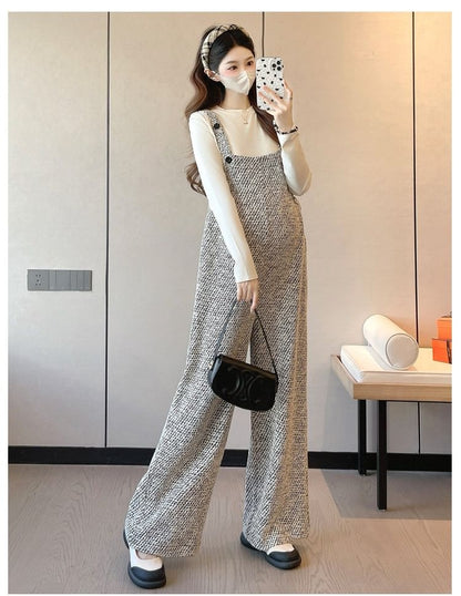 Maternity Set: Solid Crew-Neck Tee with Striped Wide-Leg Pants