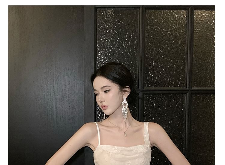 Sleeveless Asymmetrical Neck Plain Lace Sheath Wedding Gown