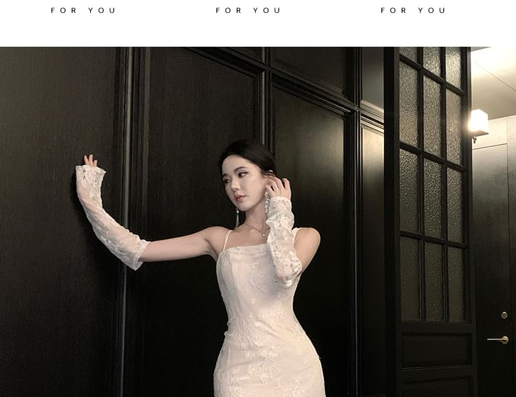 Sleeveless Asymmetrical Neck Plain Lace Sheath Wedding Gown