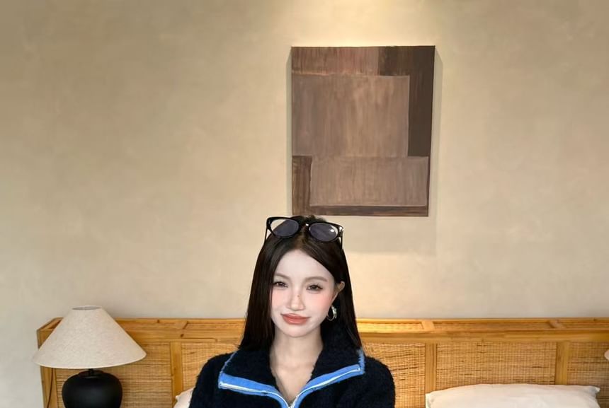 Stand Collar Plain Contrast Trim Fluffy Zip Jacket